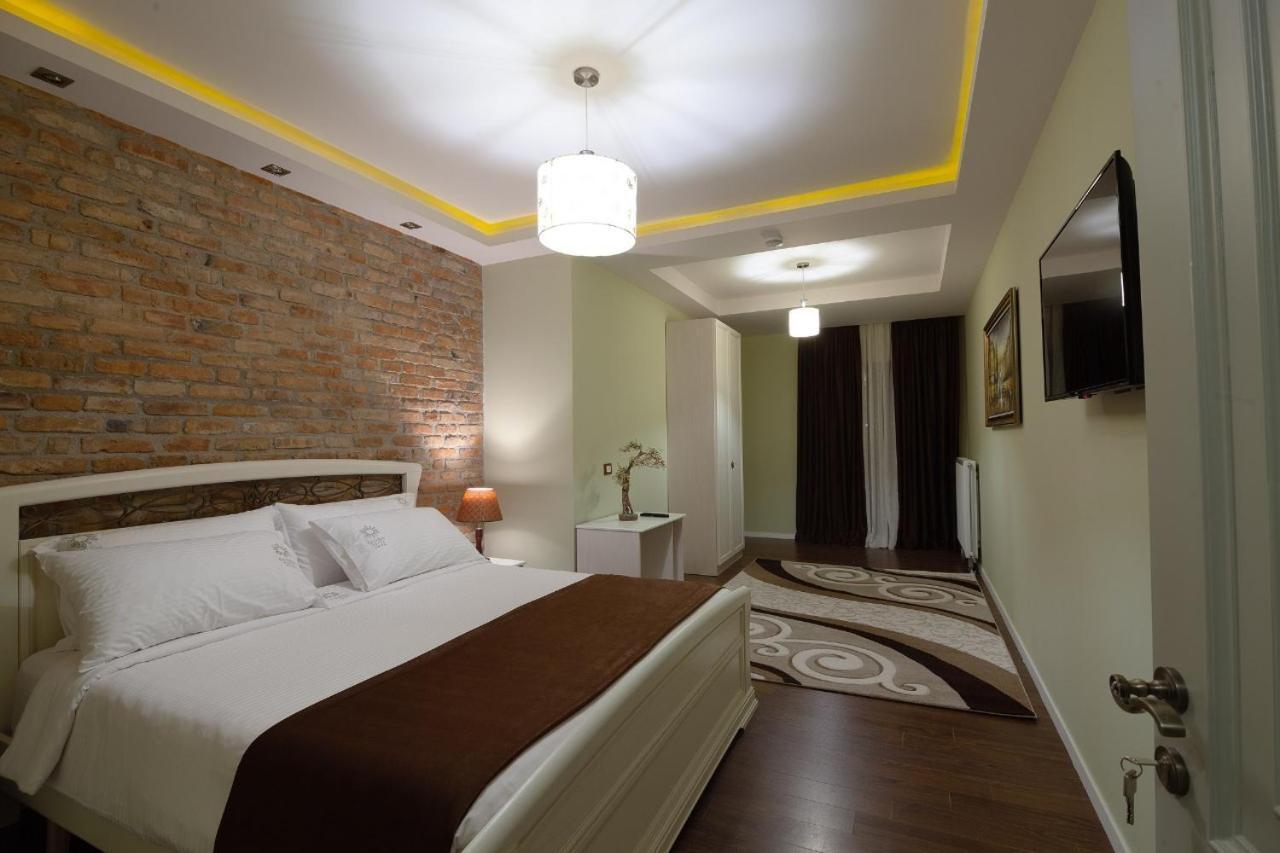 Casta Diva Hotel Korce Exterior photo