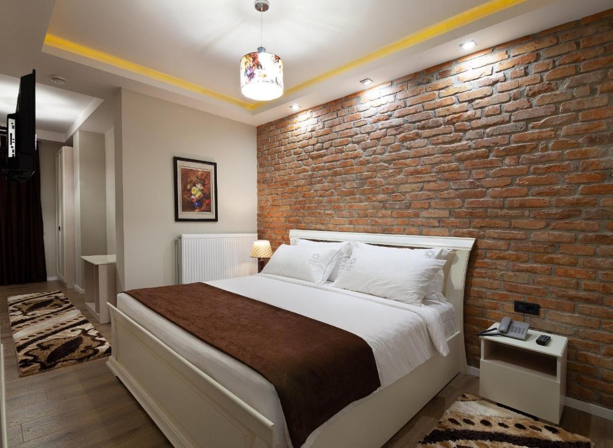 Casta Diva Hotel Korce Exterior photo