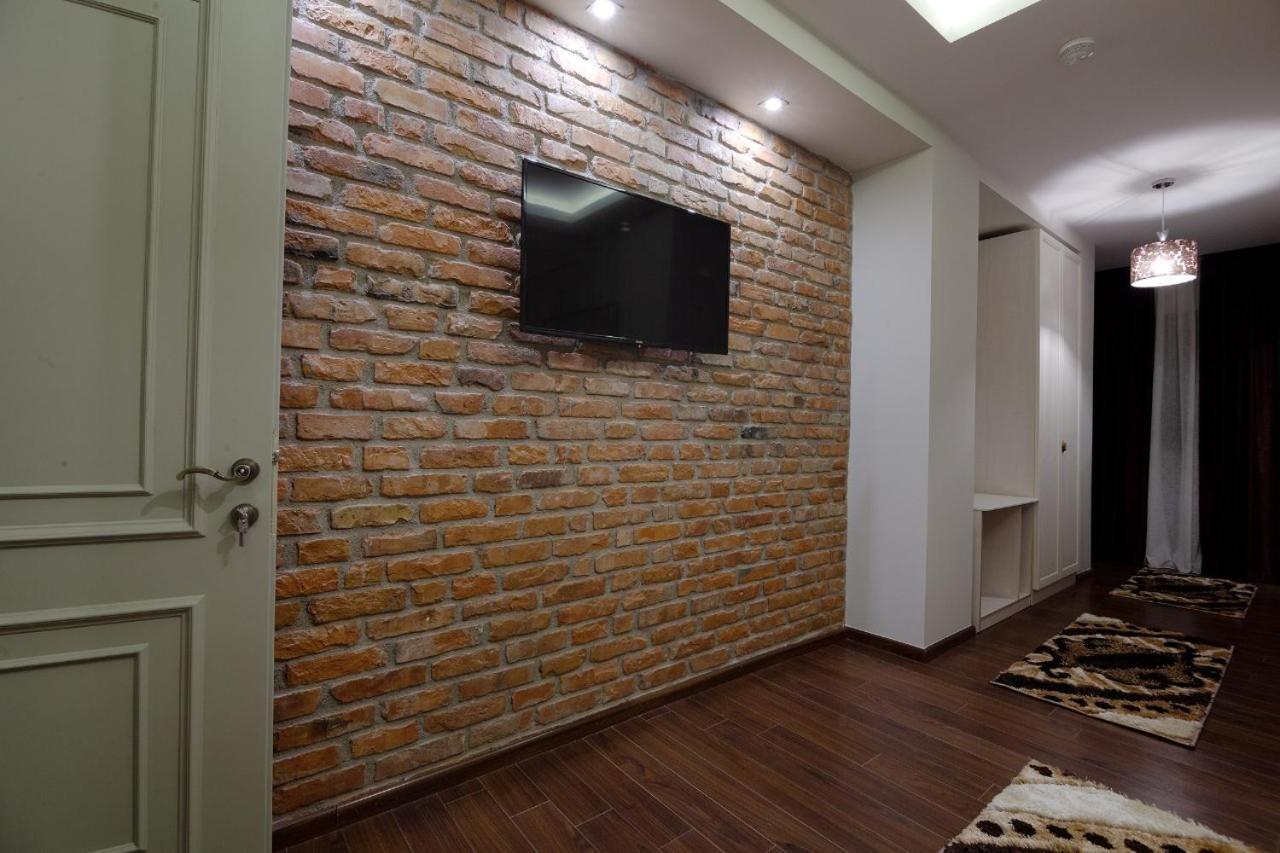 Casta Diva Hotel Korce Exterior photo