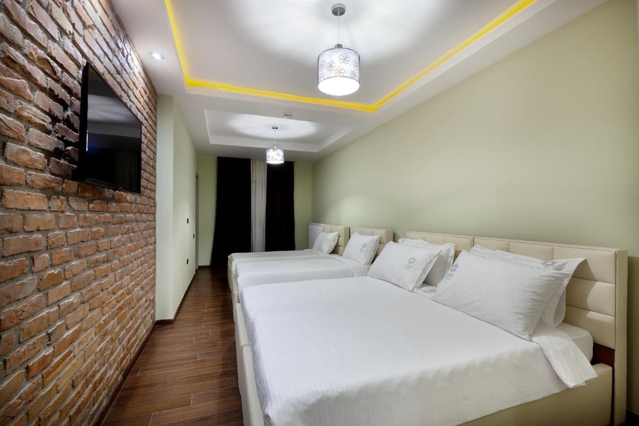 Casta Diva Hotel Korce Exterior photo