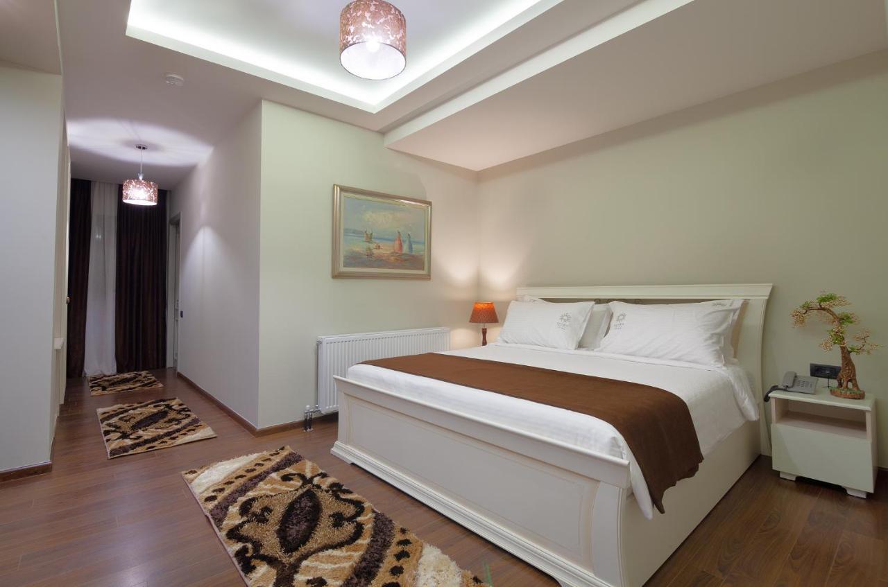 Casta Diva Hotel Korce Exterior photo