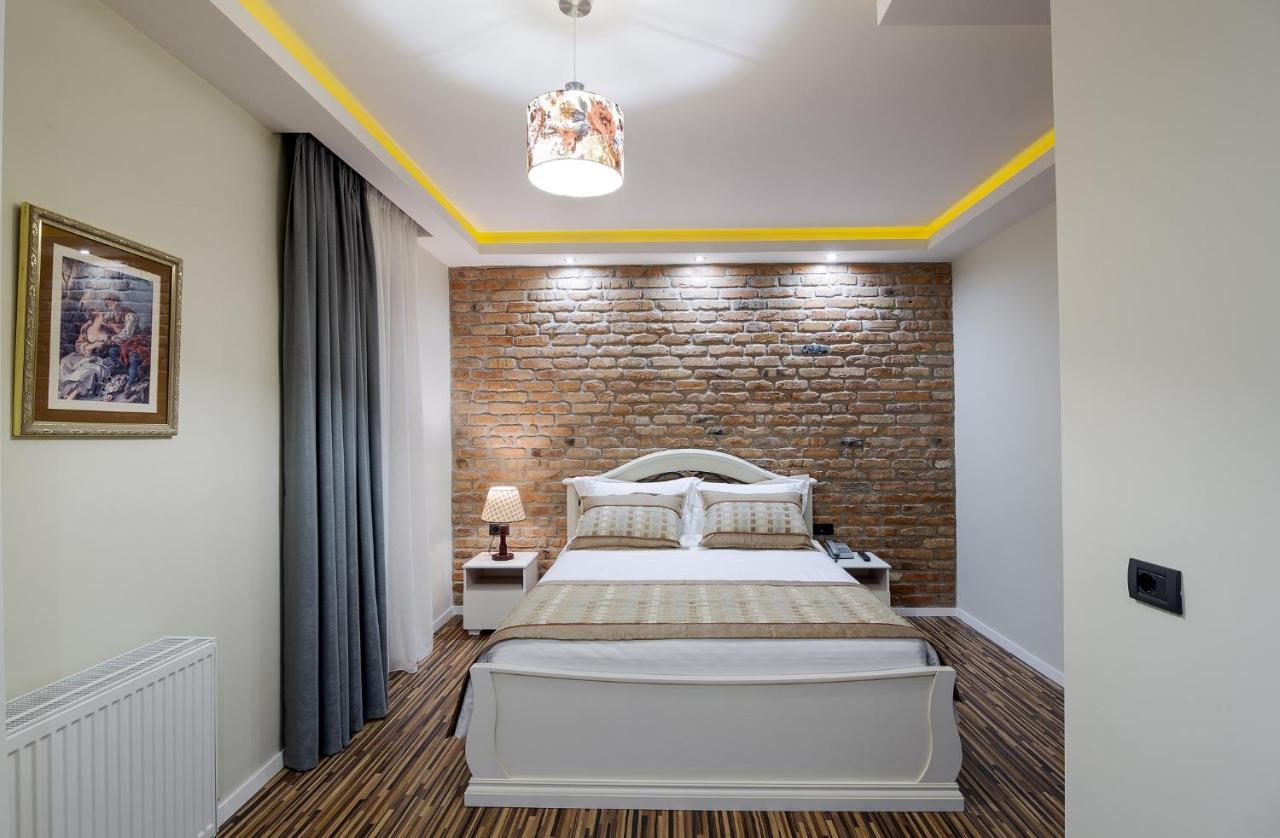 Casta Diva Hotel Korce Exterior photo